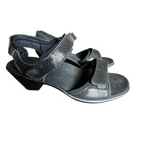 BioHeels Ortho-Cushion Womens Sandals Size 9 M Black Snake Print Strappy